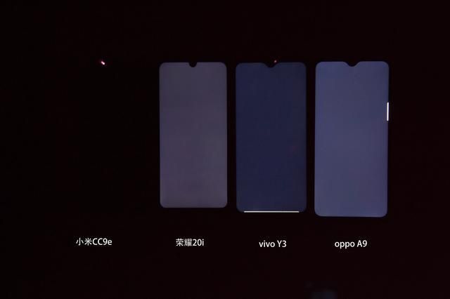 OLED究竟好在哪里？为何旗舰手机全部换装？内行人：缺点也不少