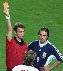 1990年世界杯决赛黑哨（盘点世界杯七大“黑哨”：黑衣法官，也有徇私枉法的时候）