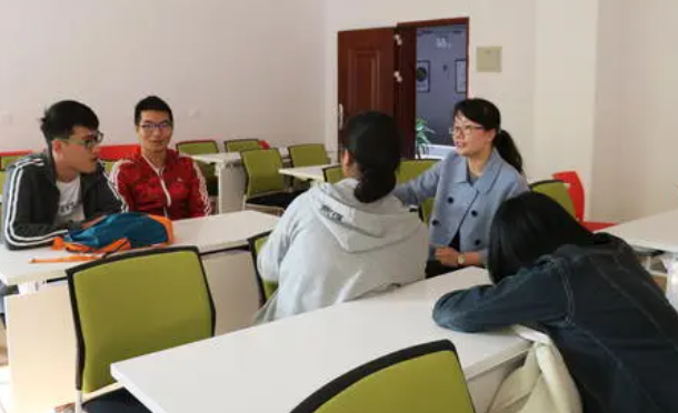 学生毕业后想要留校任教，需要满足三个条件，学生提前了解有好处