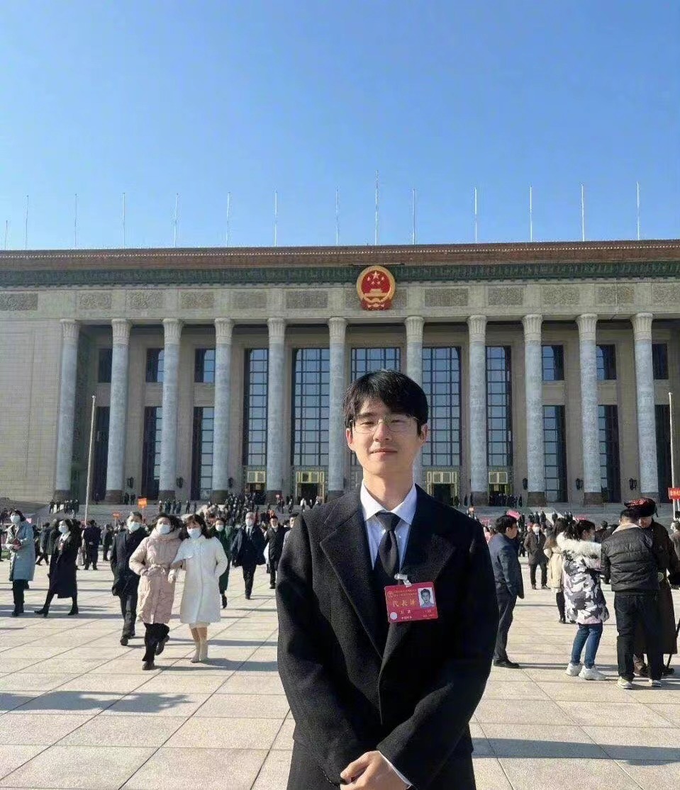 宇宙的尽头是编制，明星的宇宙没有尽头 | 明星考编调查