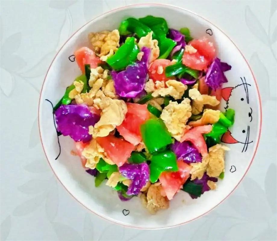 图片[1]-【紫甘蓝炒鸡蛋】做法步骤图 营养与美味并存 上桌就扫光 太过-起舞食谱网