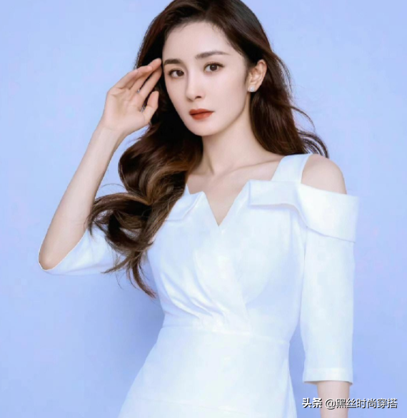 杨幂的确是越活越有知性美，一种成熟女人的魅力．