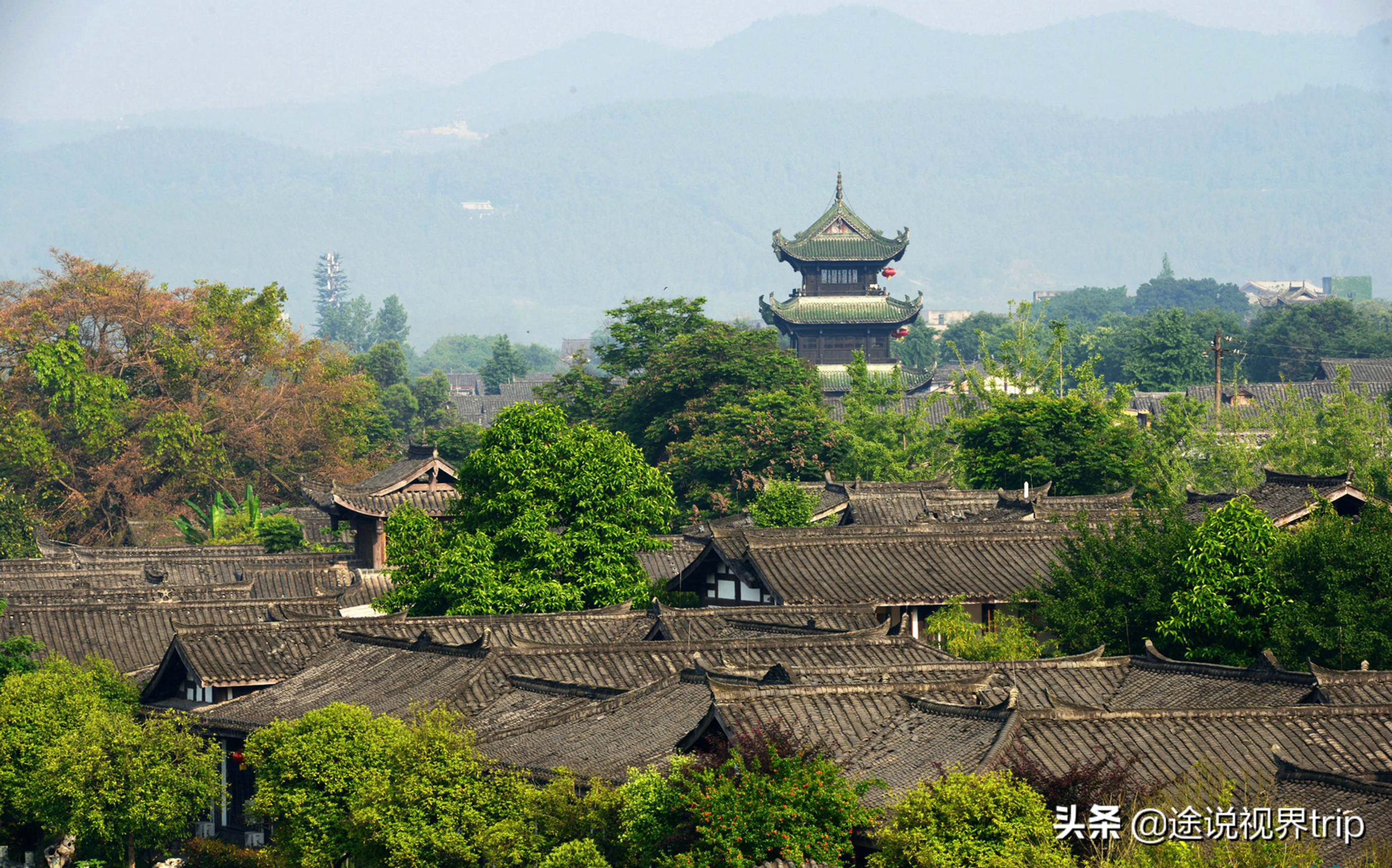 閬中古城地處四川盆地北部南充市,歷史悠久,戰國中期曾為巴國國都,是