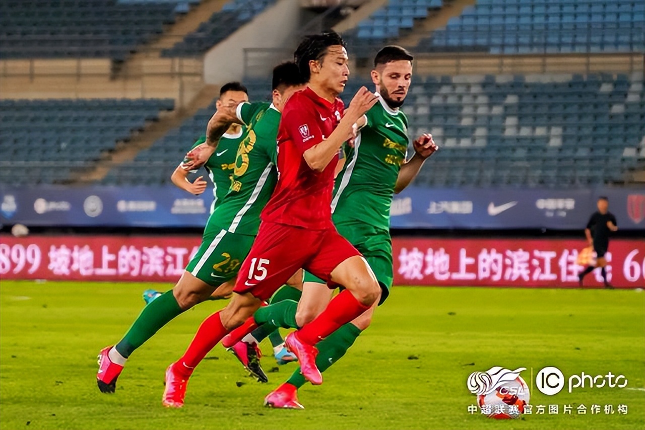 海港1-1浙江(海港进攻乏力成最大麻烦 本土射手扛起大旗)