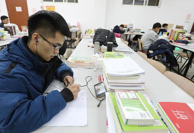 浙大期末考试允许带小抄？但要学生满足前提，评论区却一片质疑声