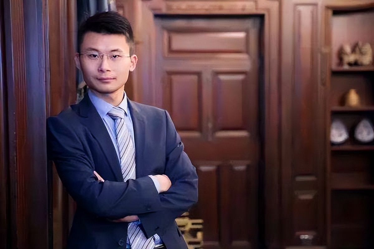 清华的学生会主席有多“牛”，学姐透露真实待遇，学霸值得拥有