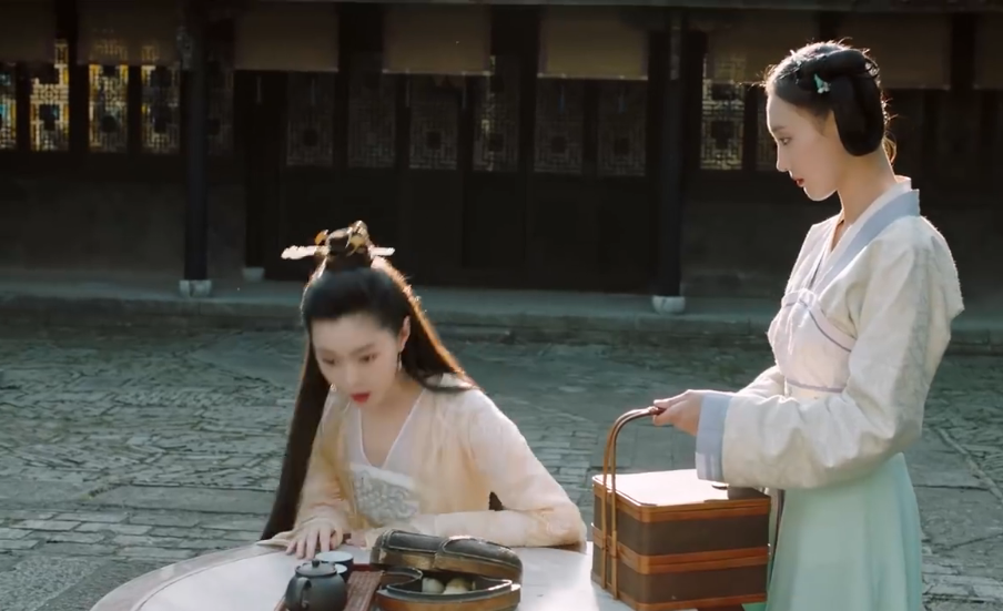 3月明星代言游戏投放观察：剧粉都爱范若若，80后钟情罗永浩