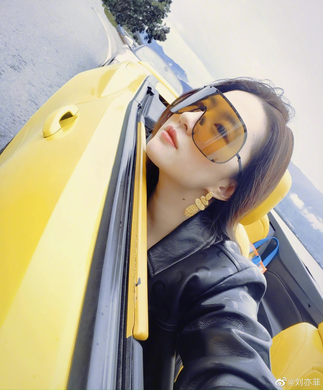 刘亦菲罕见自拍营业？拍得不错下次不准再拍了