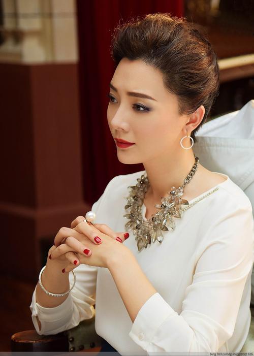 高叶加陈数,神仙架不住!她俩的气质真的是绝了