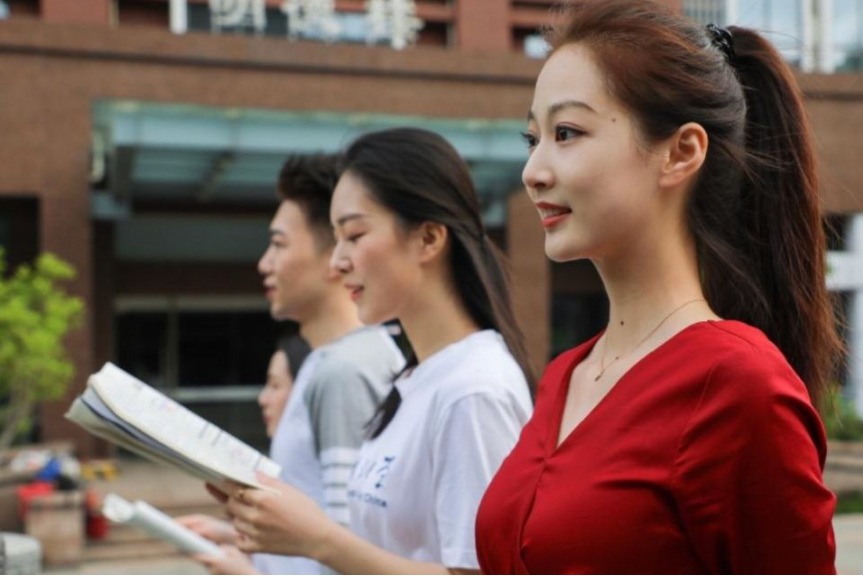 中传校花冯琳保研复旦，成名后继续深造，复试成绩已经出炉