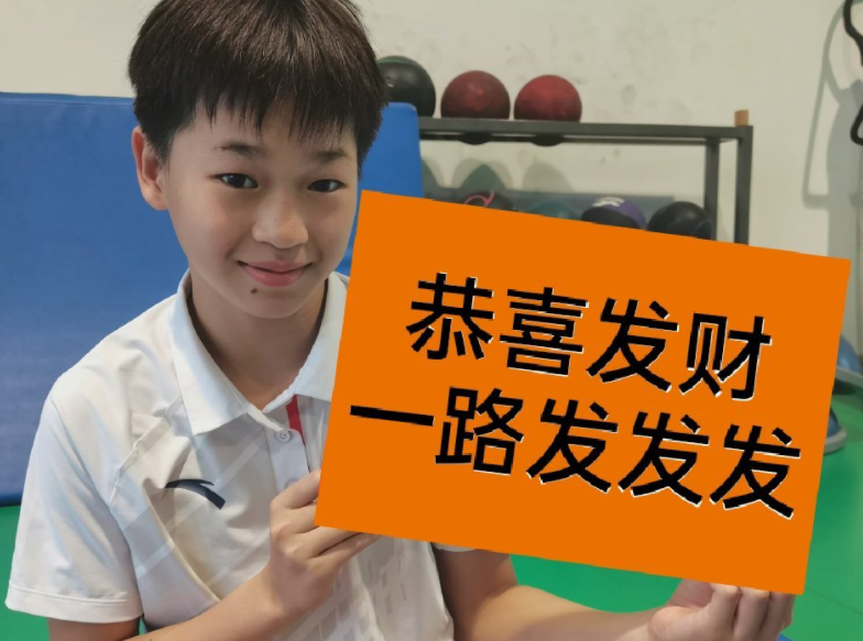 全红婵大变样！快15岁生日，和黄健翔连线，羡慕宁忠岩2个冰墩墩