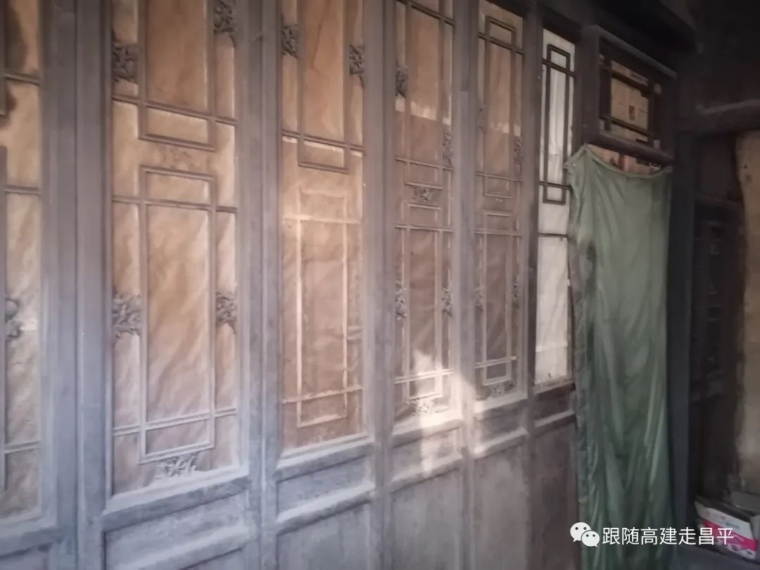 由著名导演执导的三部影片中的昌平沙河镇的影像