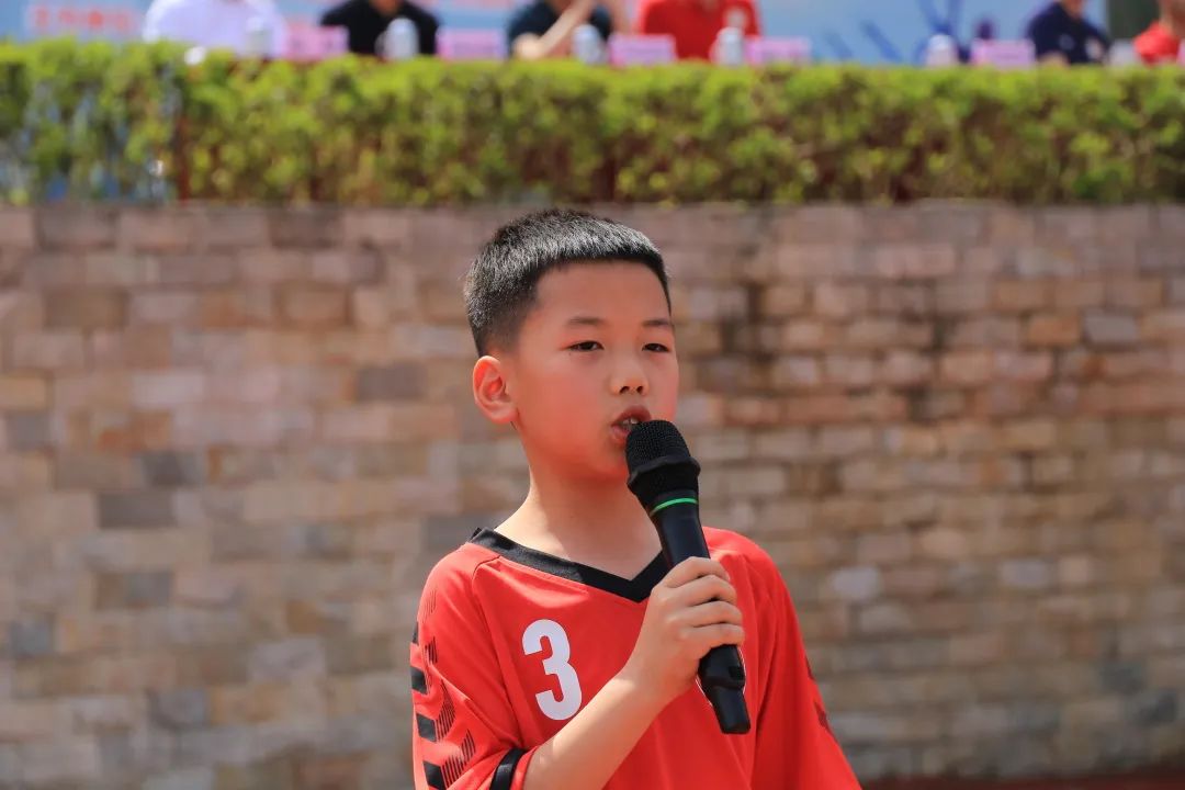 双流区西航港小学首届“星港杯”校园足球联赛开幕式成功举办