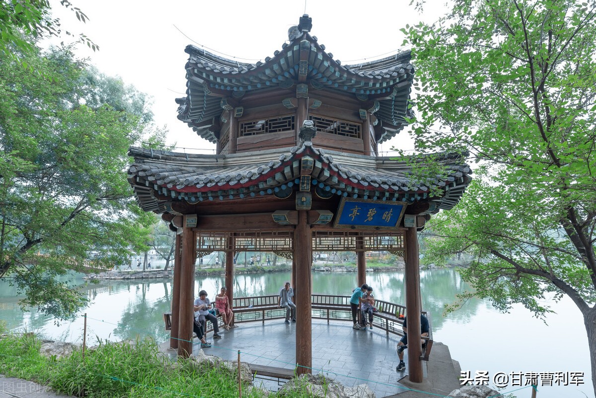 黄果树瀑布是世界著名大瀑布之一黄果树瀑布出名始于明代旅行家徐霞客