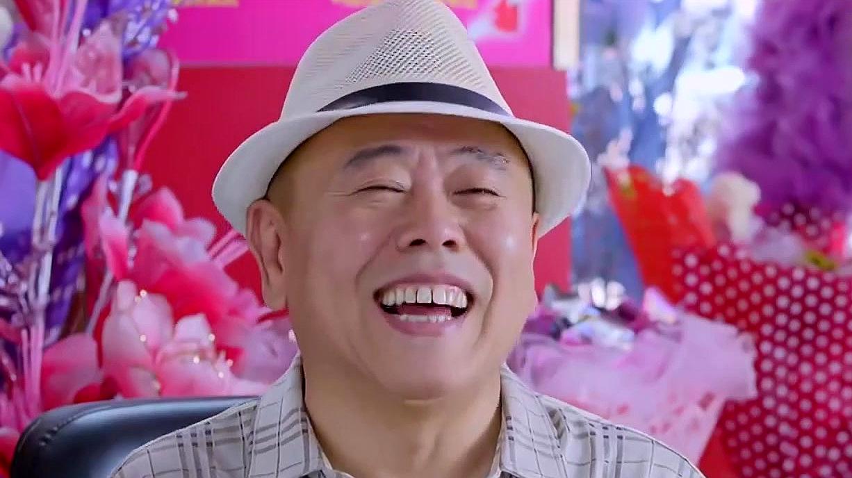 因"丑角"1夜成名,上春晚又拍片,既有名又有利,救不了潘长江