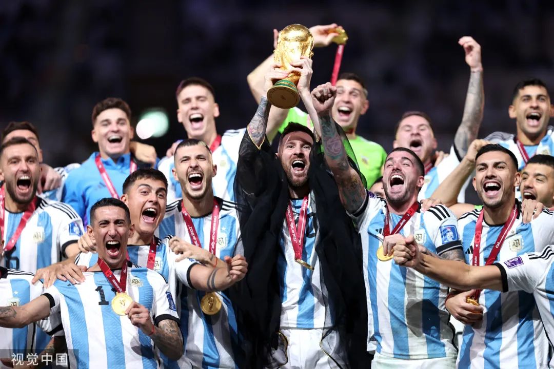 迭戈，梅西做到了，阿根廷是冠军！