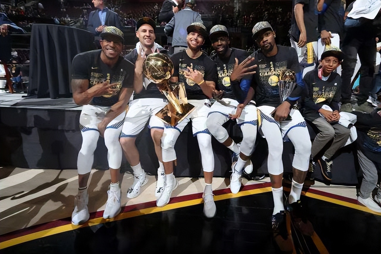 nba終身無冠巨星有哪些（NBA一生無冠的巨星很多，只有這5位堪稱“無冕之王”，你贊同嗎）