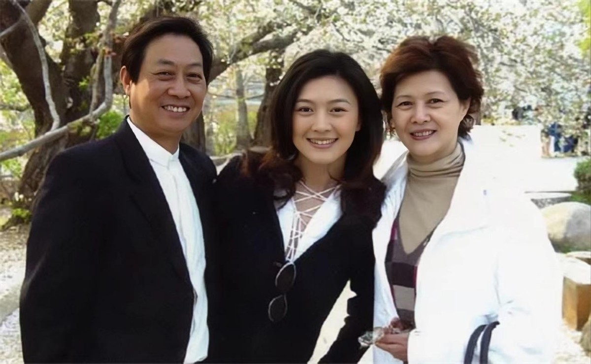 大连实德集团徐明(徐明病逝7年了,遗孀田海蓉的痴爱令人泪目)