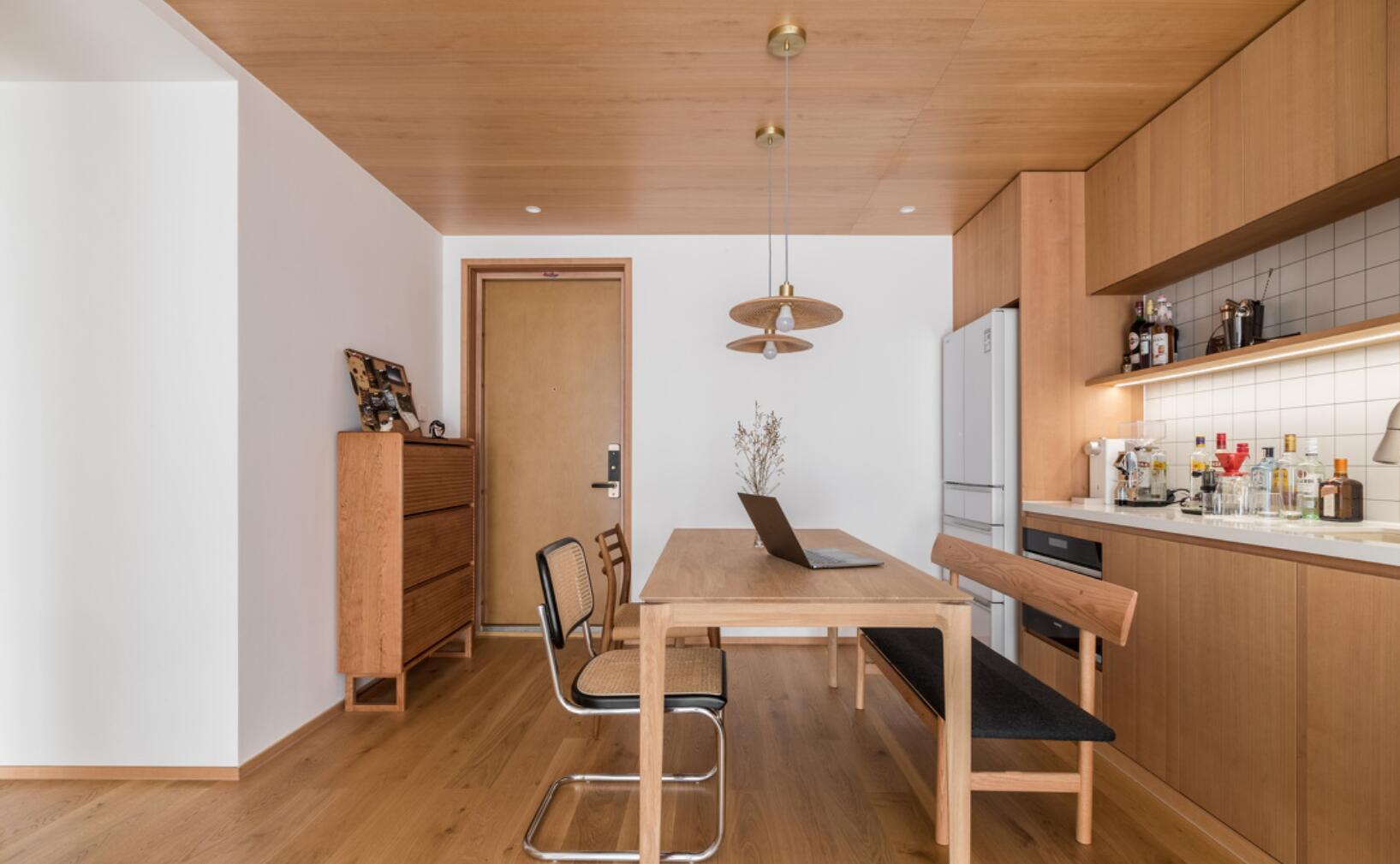 难怪日式原木风会这么火！她89㎡新家，一进门就引起强烈舒适