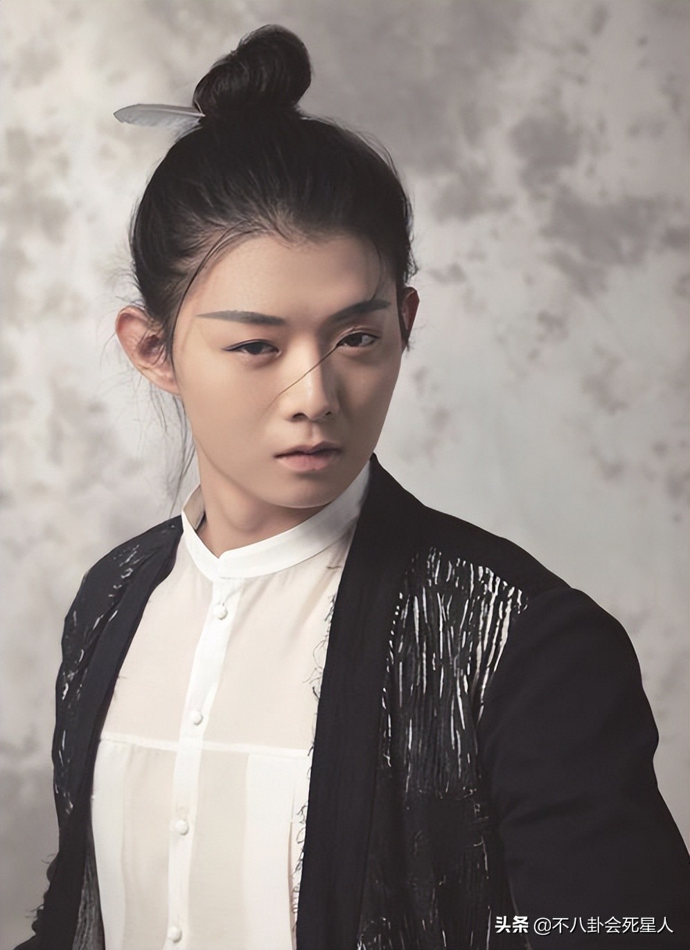 将大咖拉下神坛的“小女人”，从李雨桐到李靓蕾，都有一个共同点