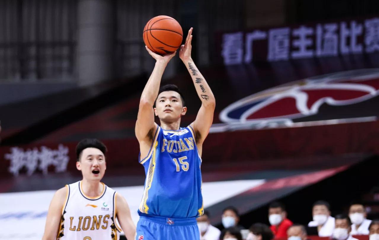 cba球員為什么不用投籃（男籃后衛為什么很少持球跳投，教練要求團隊配合，聯賽外援占球權）