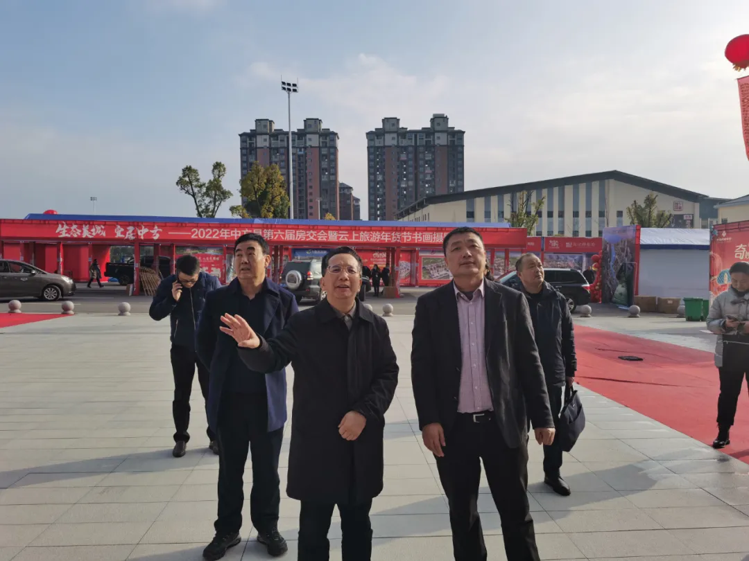 姜耀文在中方縣調研企業運營情況