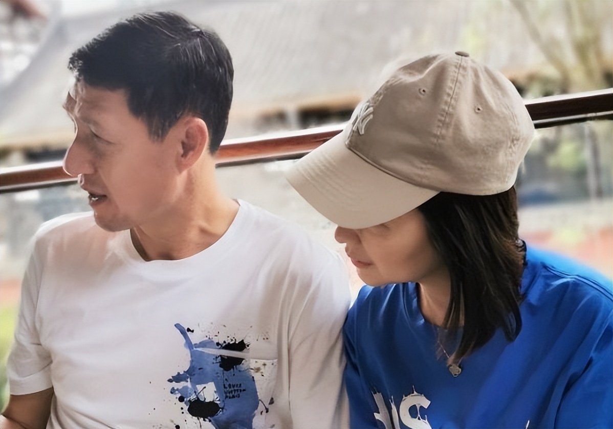 甘萍:凭《大哥你好吗》走红,嫁足球运动员,婚后生一女幸福美满