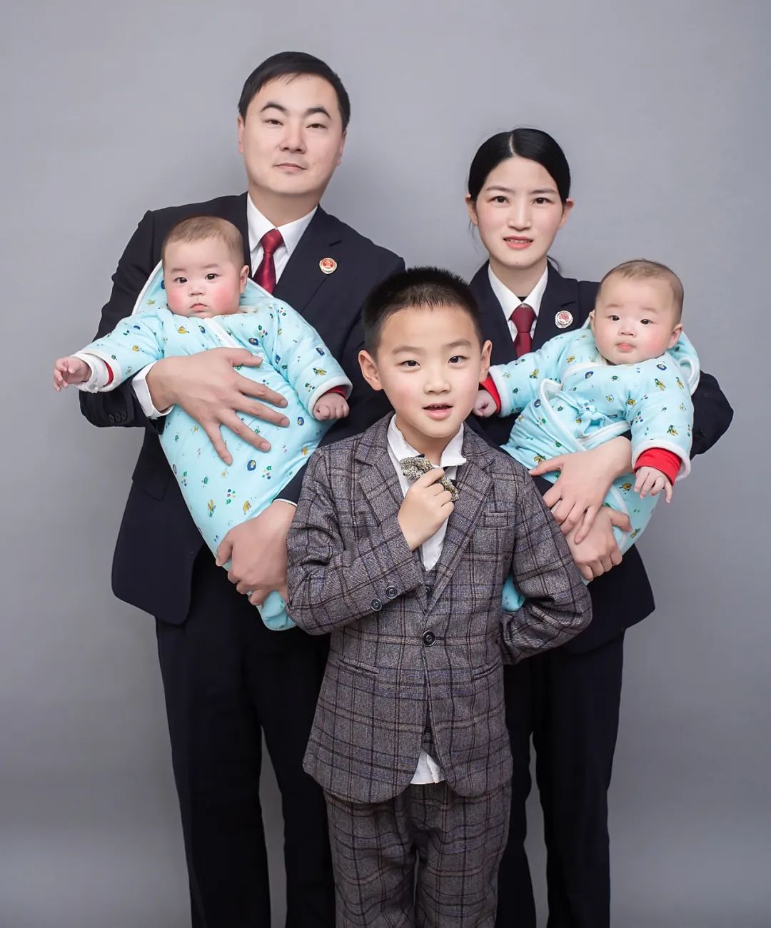 荣誉丨这个家庭荣获2022年楚雄州“最美家庭”