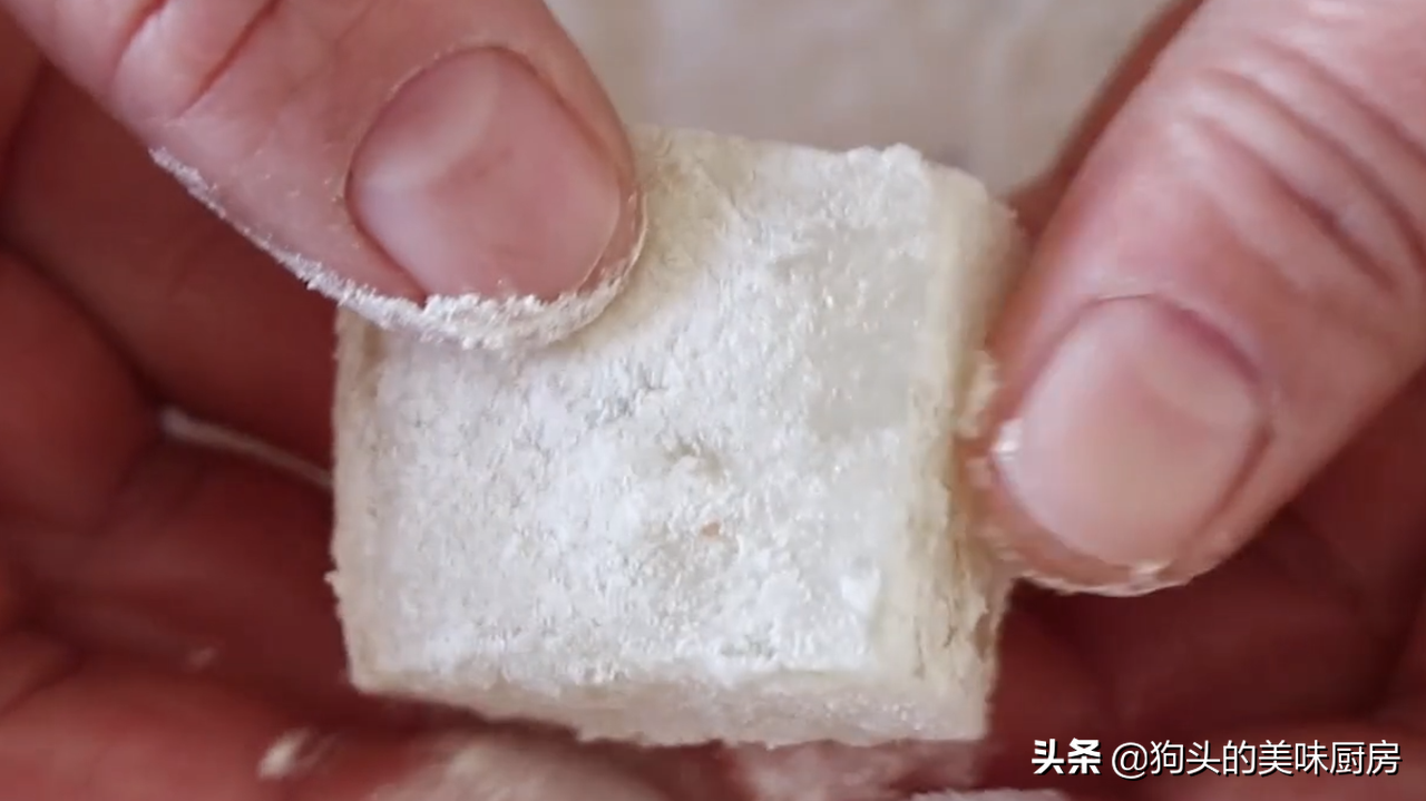 冬天吃梨有好处，教你一个做法，Q弹爽滑，润肺生津，做给孩子吃