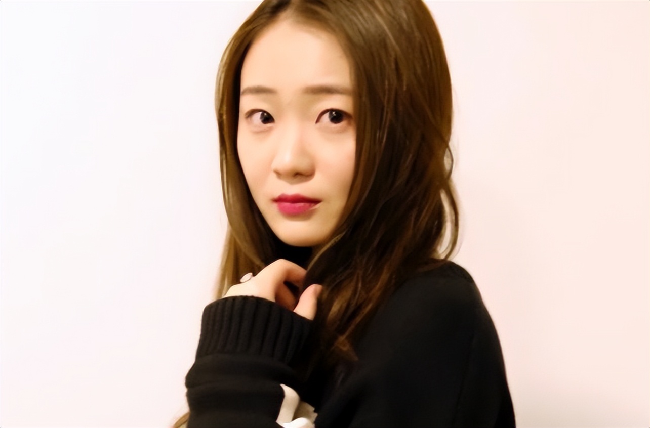 齐如意:凭"小花"一角成名,曾让亿万观众落泪,23岁美丽动人