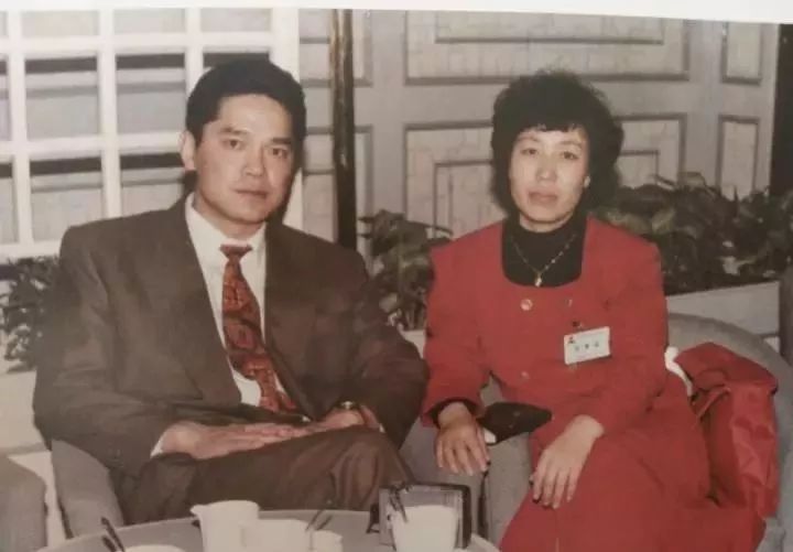 演员申奥结婚了吗("钻山豹"申军谊:被女儿记恨20年,被兄弟挖墙脚,64岁