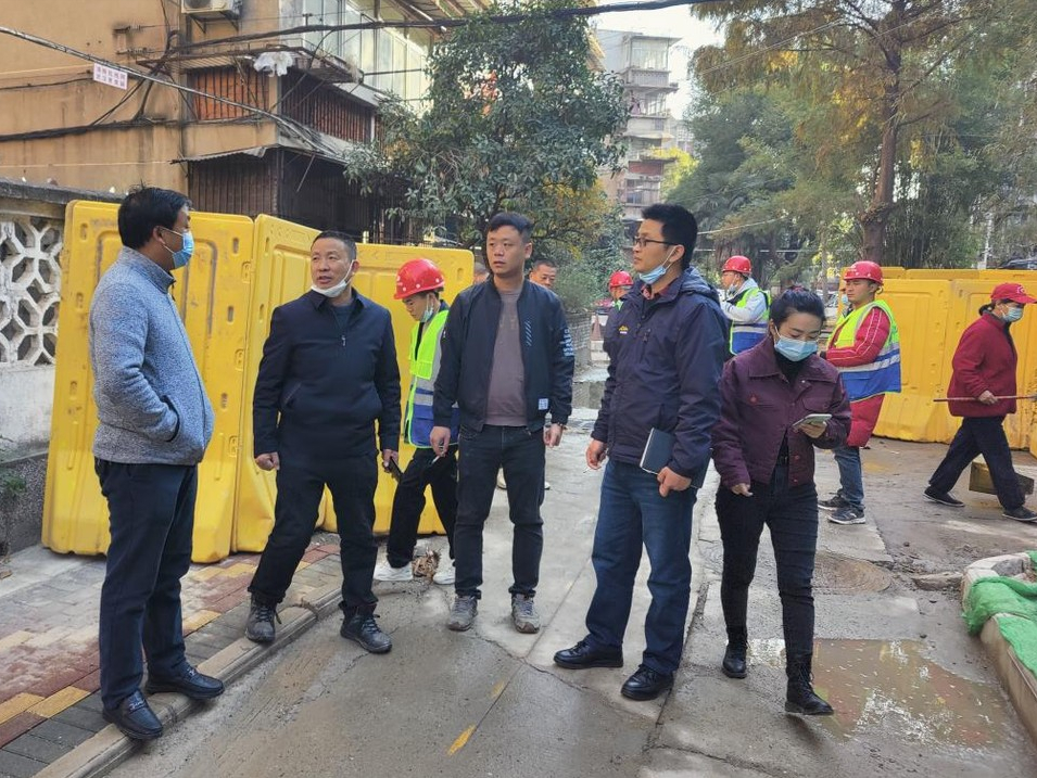 小凉亭大氛围 武汉市青山区为老人营造纳凉聚会“胜地”