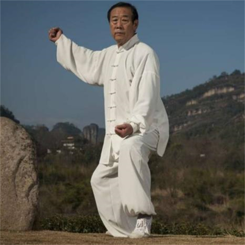马云保镖舍命为其挡子弹，年入百万买房买车，马云卸任后过得咋样