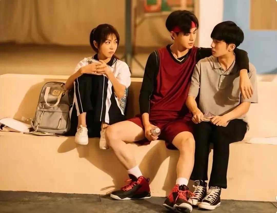 30岁以上还能演学生妹的女星，只服这5位，辨识度高不说，还灵动