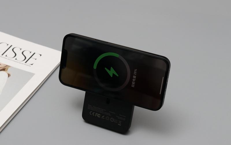 充電無“線”制，電友MagSafe充電寶讓你的iPhone13優(yōu)雅充電