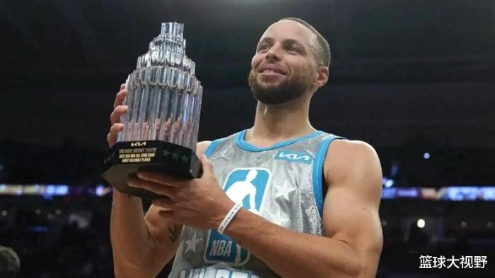 库里的MVP是怎么拿到的（34+7+7！库里荣膺总决赛MVP！包揽4大荣誉，成历史第一人）