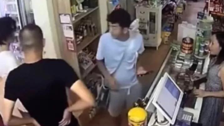 鹿晗也难逃冰淇淋刺客，感叹小店里的冰淇淋很贵