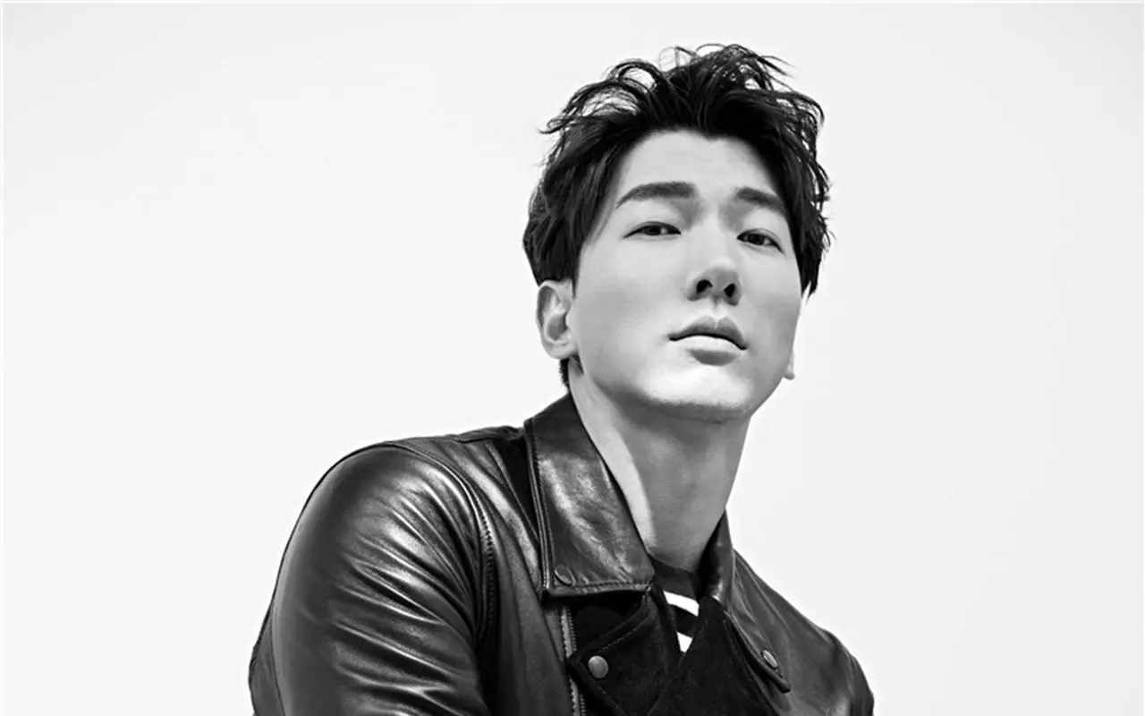 张亮：16岁辍学打工补贴病重父亲，31岁走红后到现在“无处可寻”