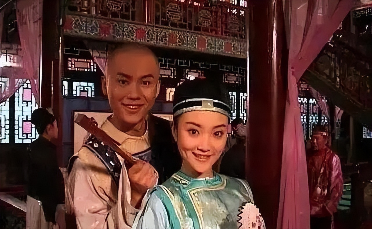 “上梁不正下梁歪”李小璐的婚姻悲剧的始作俑者，是她亲妈