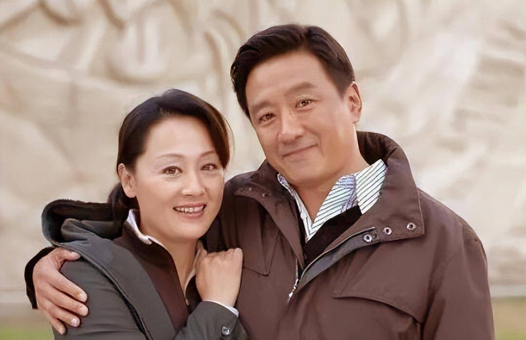 丁勇岱:对赵雪华一见钟情,37年相爱零绯闻,如今儿子却成他心病
