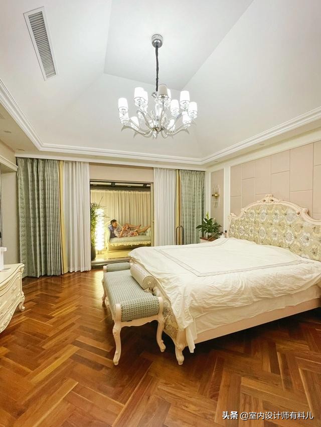 他家四层大别墅，500万豪华装修，客厅摆床、冰箱贴膜，处处踩坑