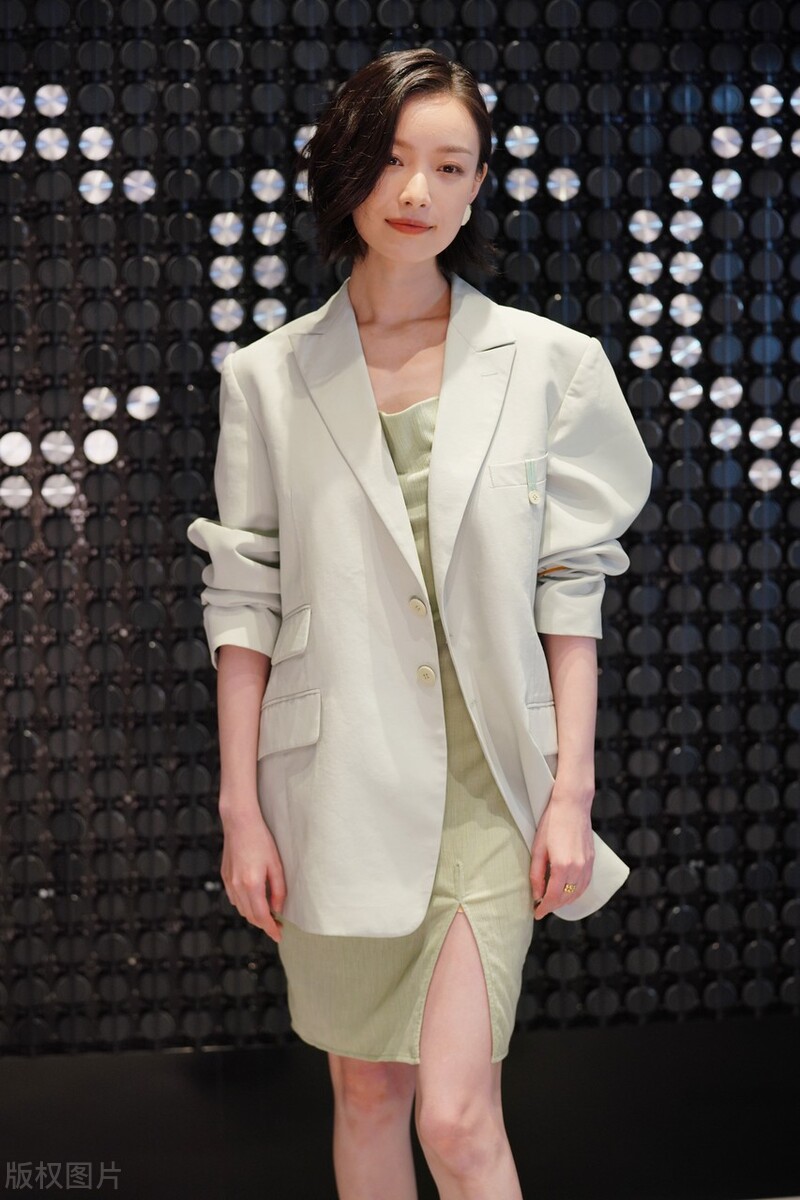 出道即巅峰的10位艺人，有人如今依旧风光，有人却早已经销声匿迹