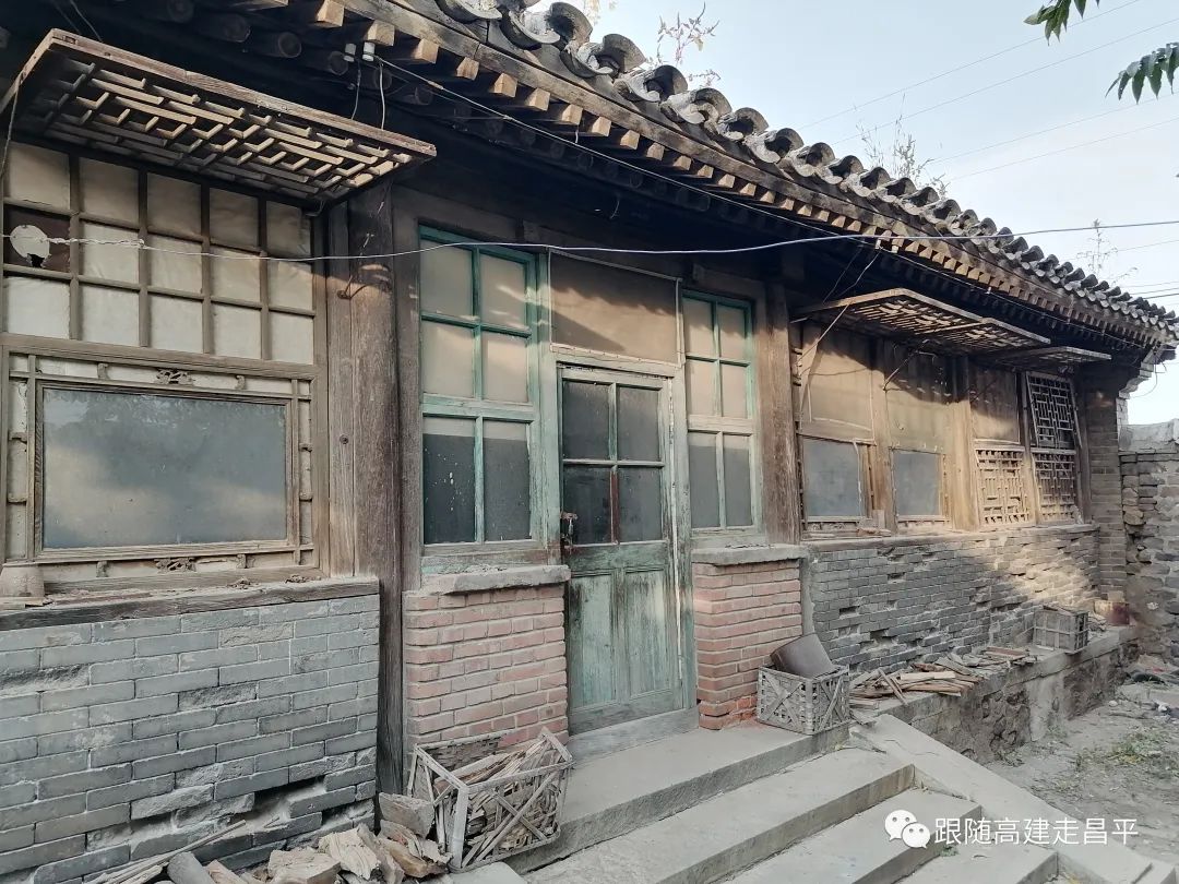 由著名导演执导的三部影片中的昌平沙河镇的影像