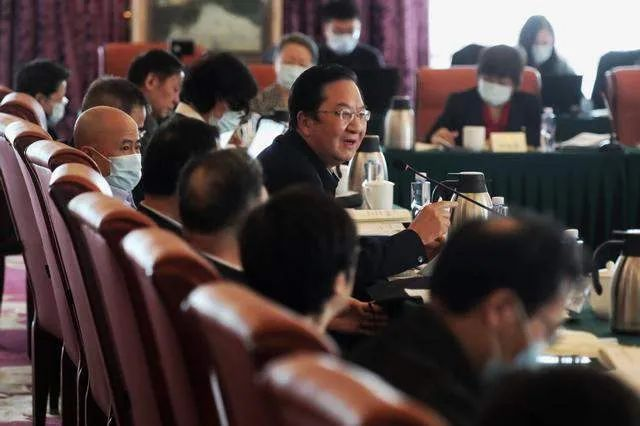 苏州太湖书院院长张其成关于“全民免费医疗”提案引发热切报道
