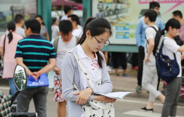 2022河南高考人数125万，一所新大学定位焦作，成“救命稻草”？