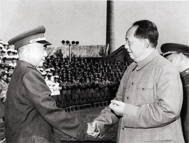 傅作义与陈明仁，为何在军中待遇差距很大？