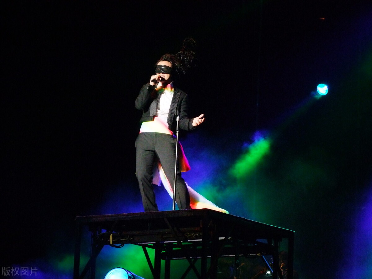 除了《孤勇者》，还有哪首歌的爆火令歌手都惊讶？