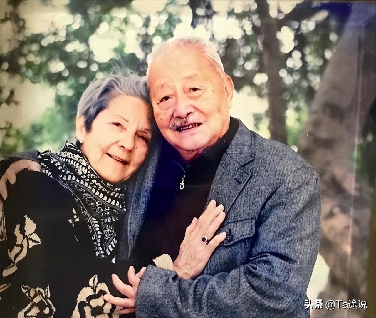 26岁法国女孩爱上中国已婚男人，单身苦等55年后，83岁嫁给心上人