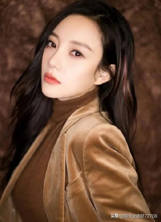 分享图片：李小路惊艳写真照