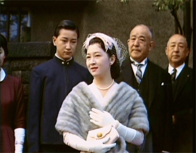 日本美智子皇后：我与天皇没爱情，只有子宫被需要